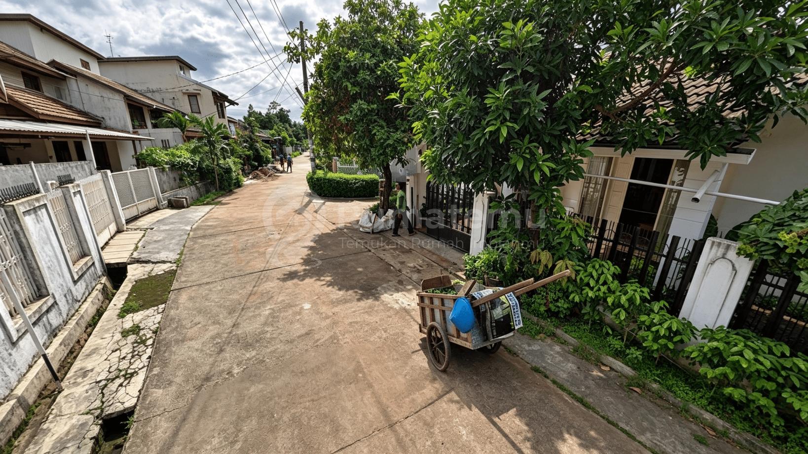 Dijual rumah komplek butuh renov di Serua, Ciputat, Kota Tangerang, Banten