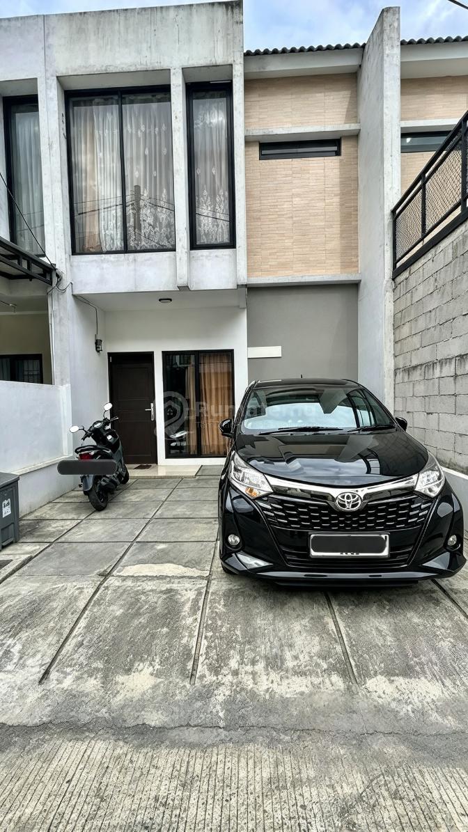 Dijual Atau Disewakan Rumah 2 Lantai 2 KT di Gland Arcadia Buah Batu