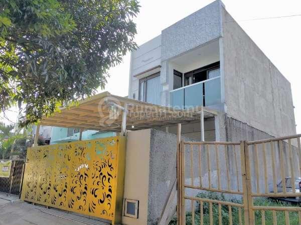 Jual Rumah dengan Kolam Renang Kecil di Cisaranten Kulon Arcamanik Bandung