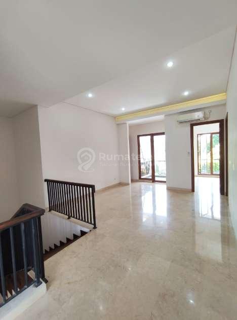 Di Jual Rumah Kemang Selatan 