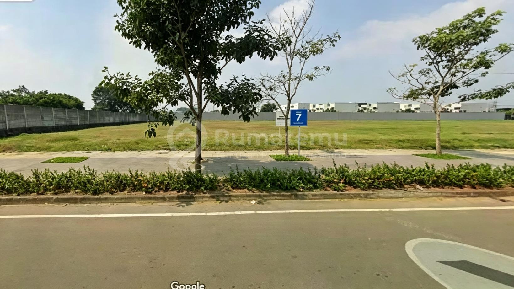 Kavling Komersil Posisi Strategis Depan Danau Vanya Park Bsd City