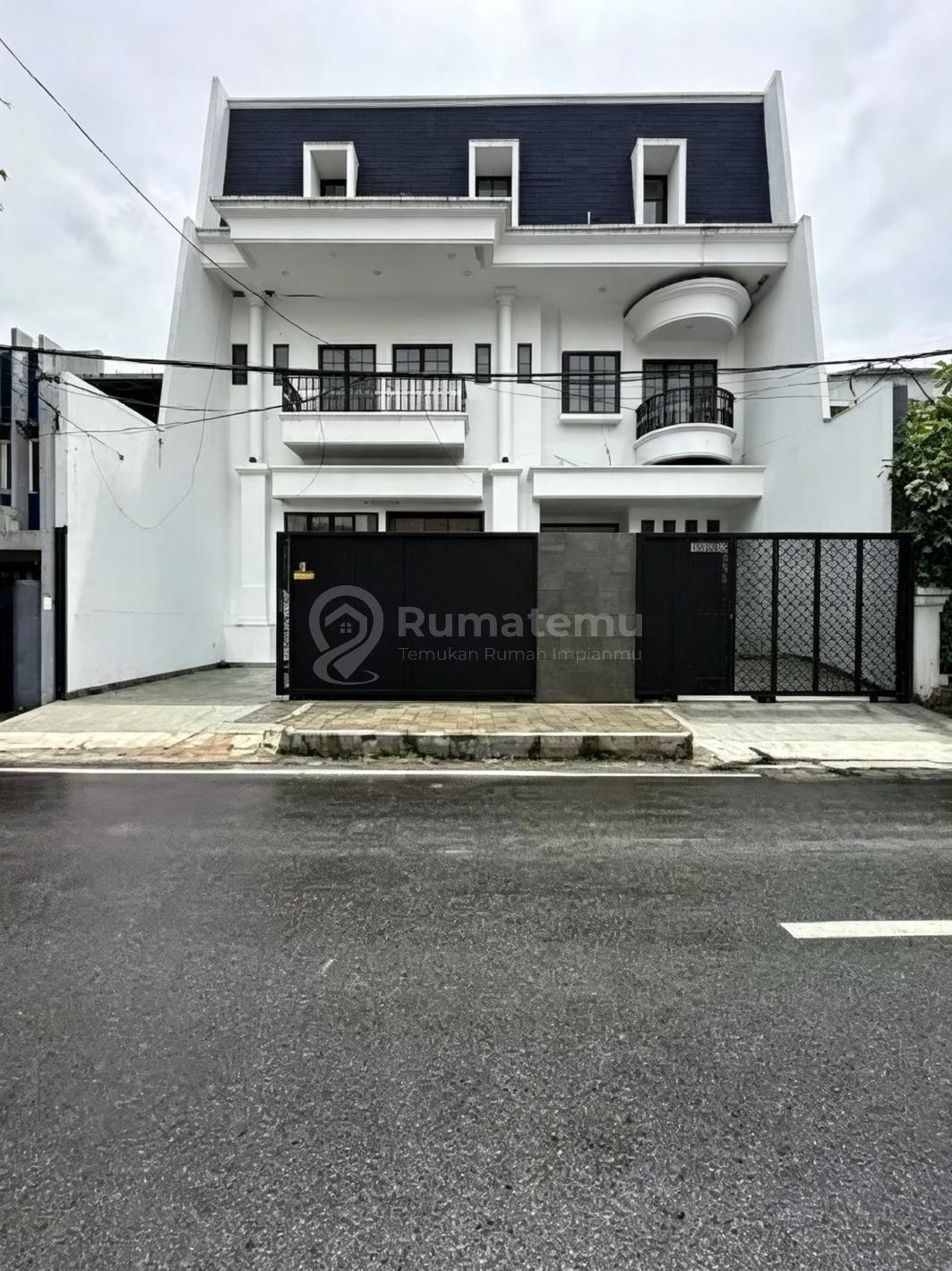 Rumah Baru Siap Huni di Tomang Jakarta Barat