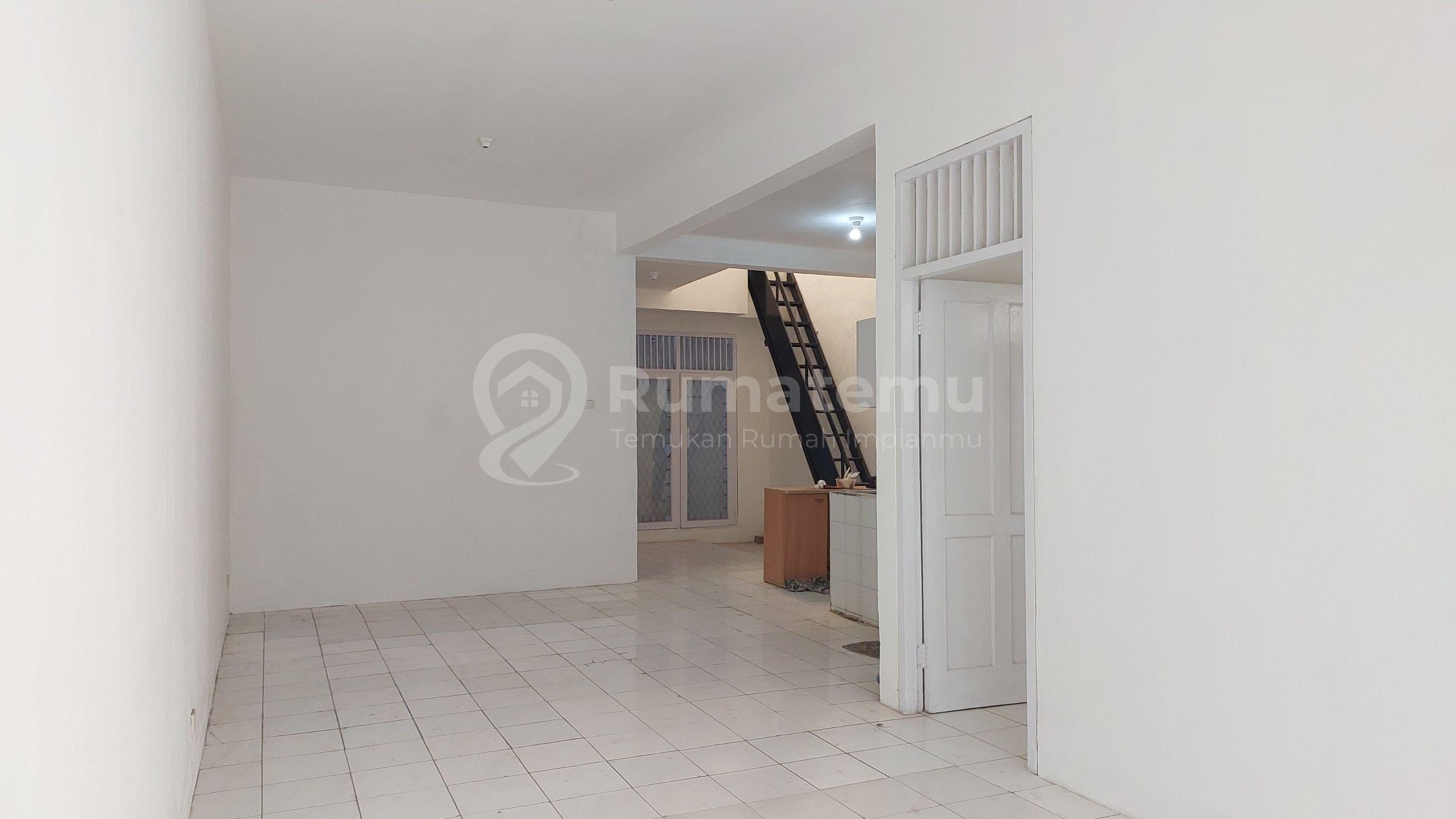 DISEWAKAN RUMAH CITRA 2 - JAKARTA BARAT