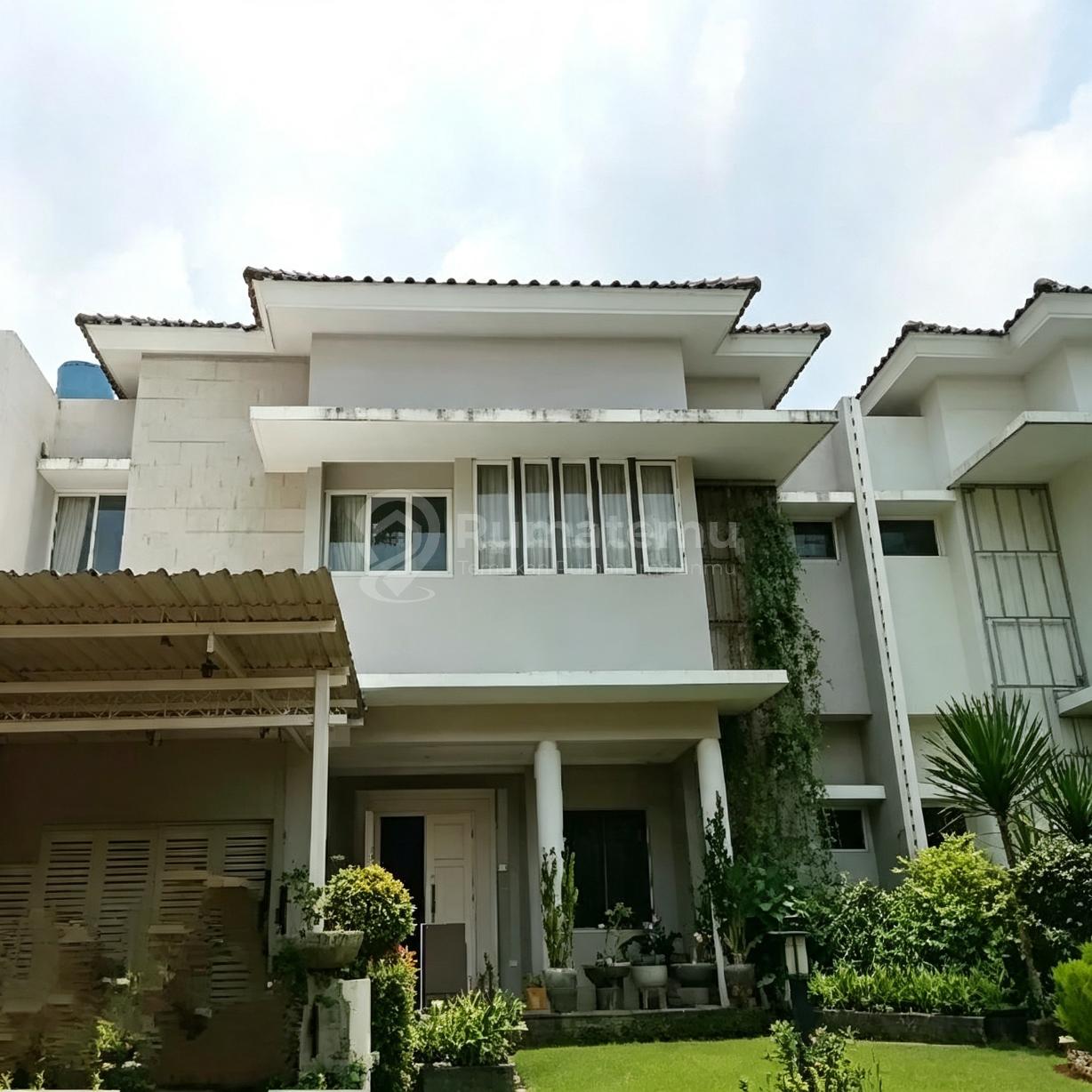 rumah mewah di goldfinch, spring, gading serpong, sudah renovasi bagus banget, siap huni, furnished