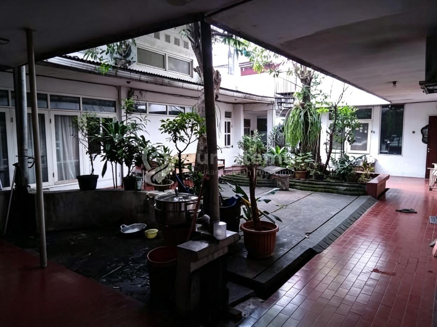 Jual rumah siap huni / komersil di Pos pengumben, Kelapa Dua, Kebon Jeruk, Jakarta Barat