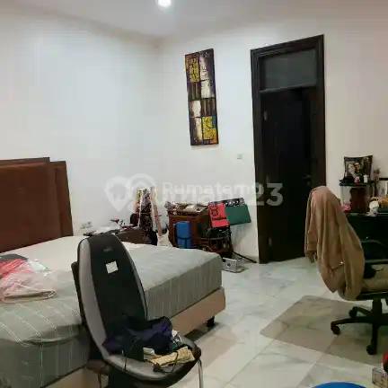 Intercon Kebon Jeruk [Rumah]: 2 Lt- Hadap Barat