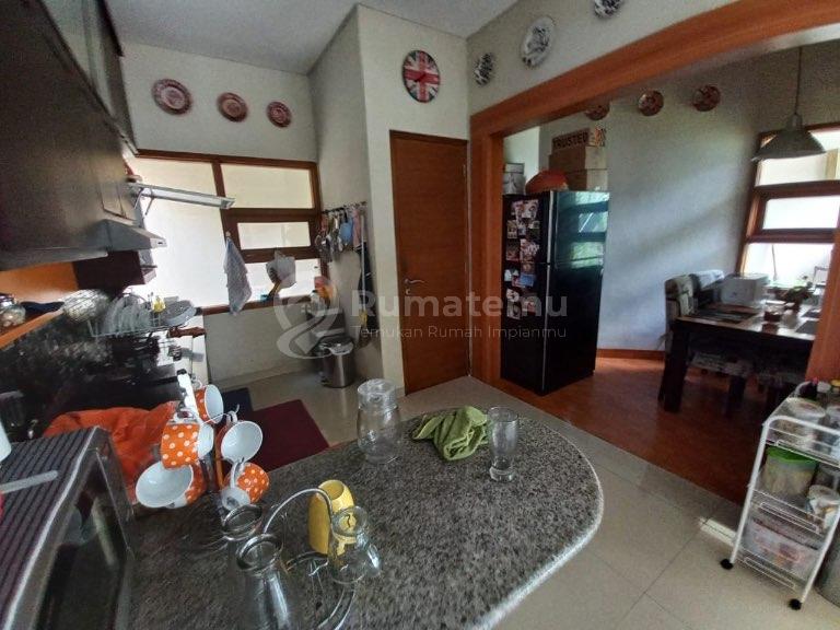 DIJUAL RUMAH MEWAH 2 LANTAI DI KOMPLEK MEKAR WANGI – BANDUNG