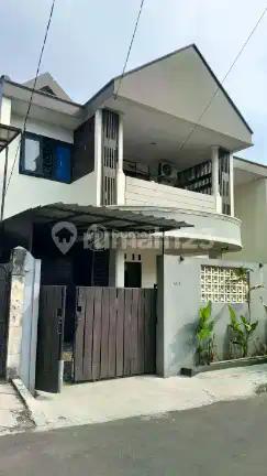 Dijual Rumah Full Furnished di Griya Loka BSD