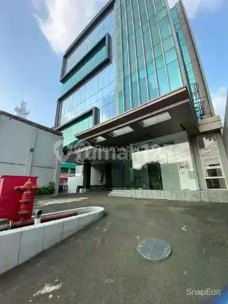 Gedung Perkantoran 6 Lantai Strategis Siap Nego