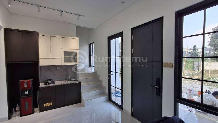 Rumah 2.5 Lantai di Kav.AL GDC Depok
