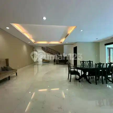 Dekat Bukit Golf, Dijual Rumah Modern Klasik Siap Huni di Pondok Indah Jakarta Barat