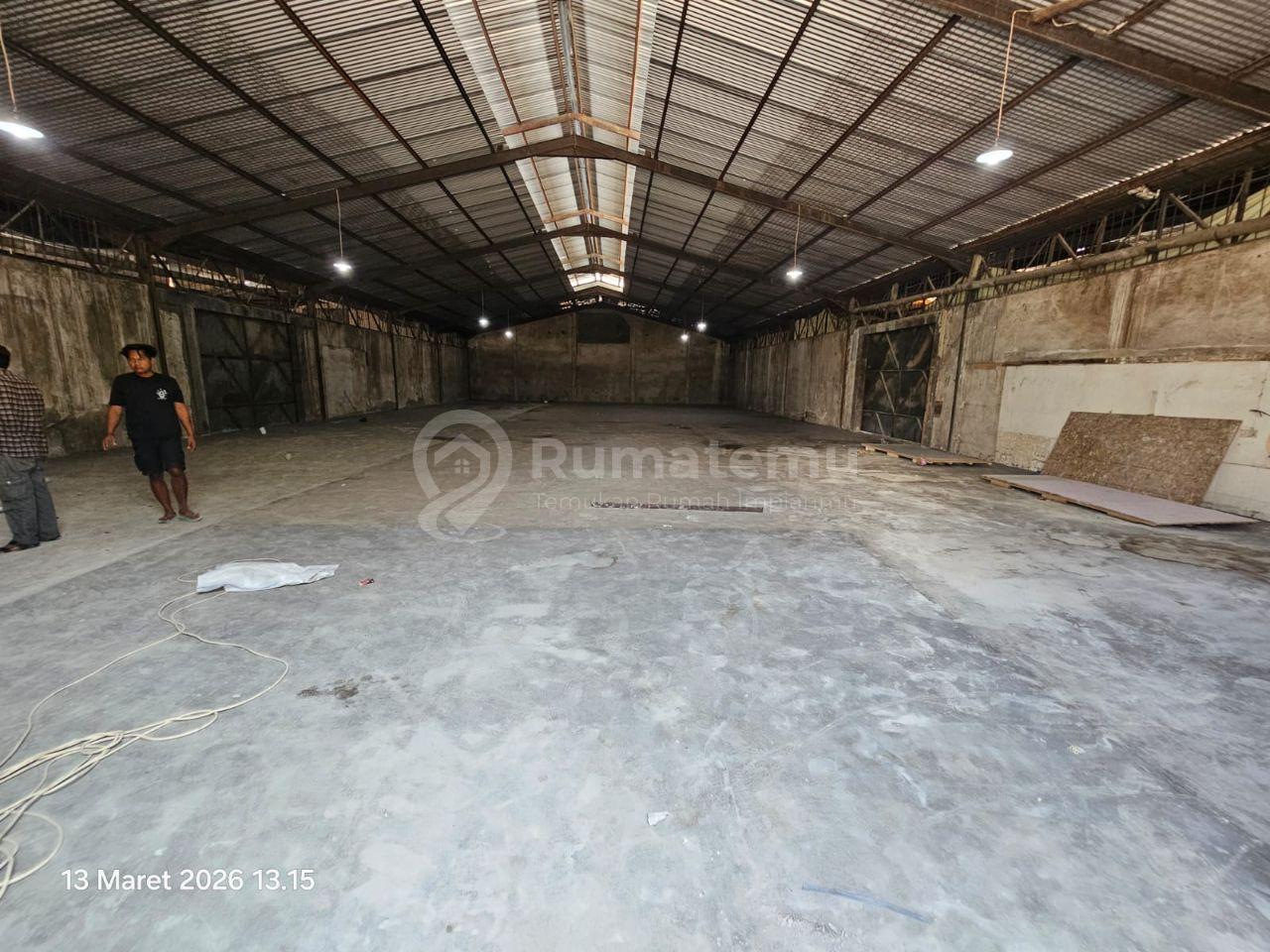 DISEWAKAN GUDANG DI JEMBATAN 3