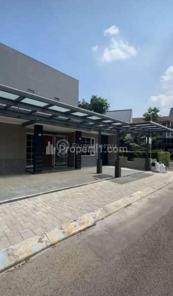Jual Rumah Full Renov di Singgasana Pradana Dekat Mekarwangi Bandung