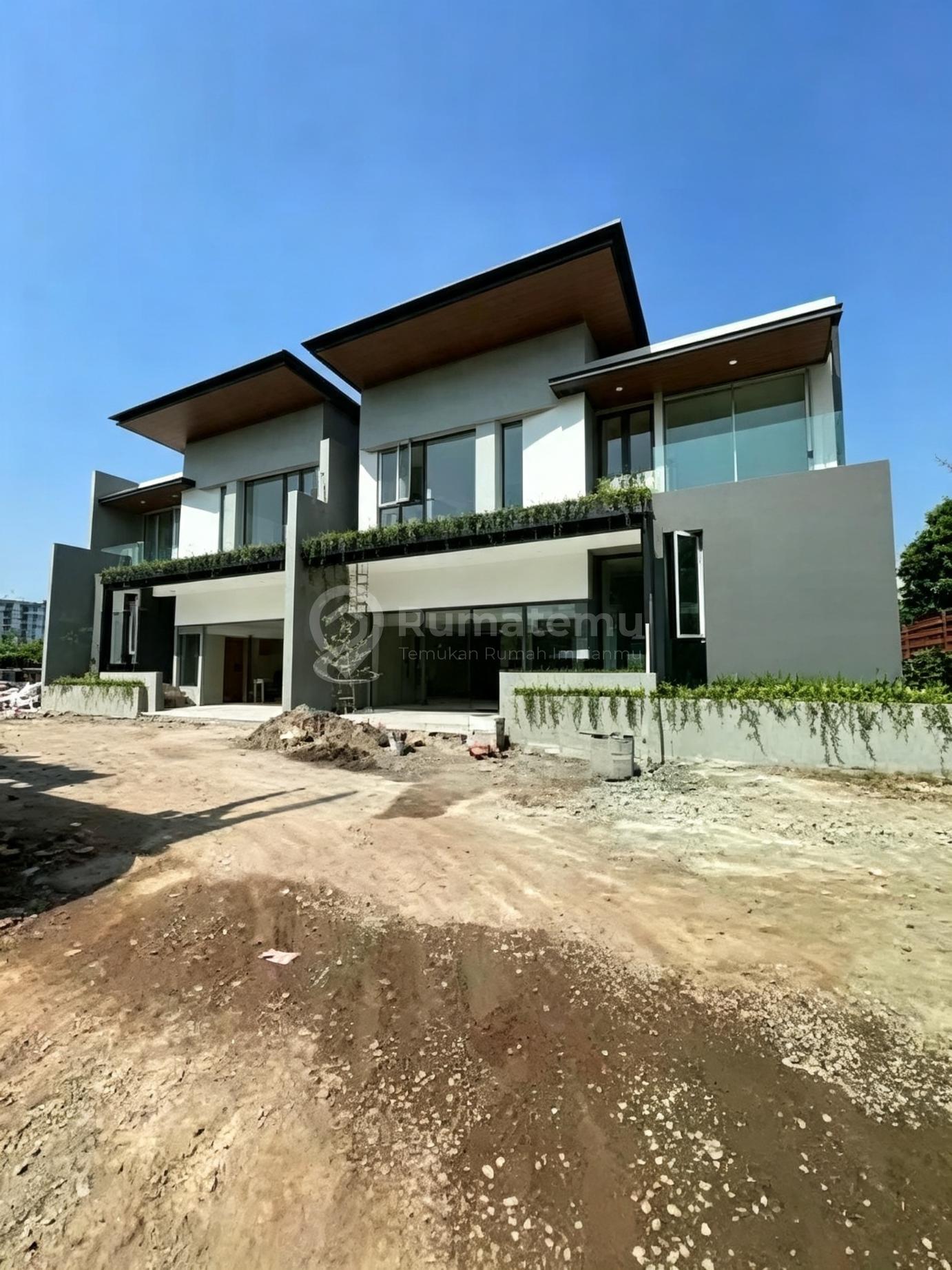 Di jual Rumah Mewah Dalam Townhouse Cilandak Jakarta Selatan