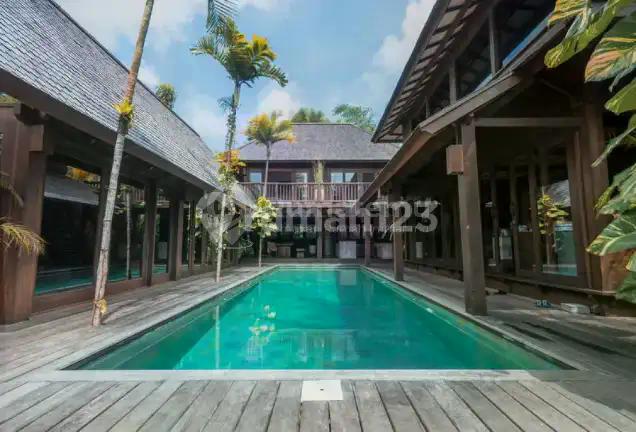 Rv-2826 Freehold Wooden Villa For Sale In Ungasan