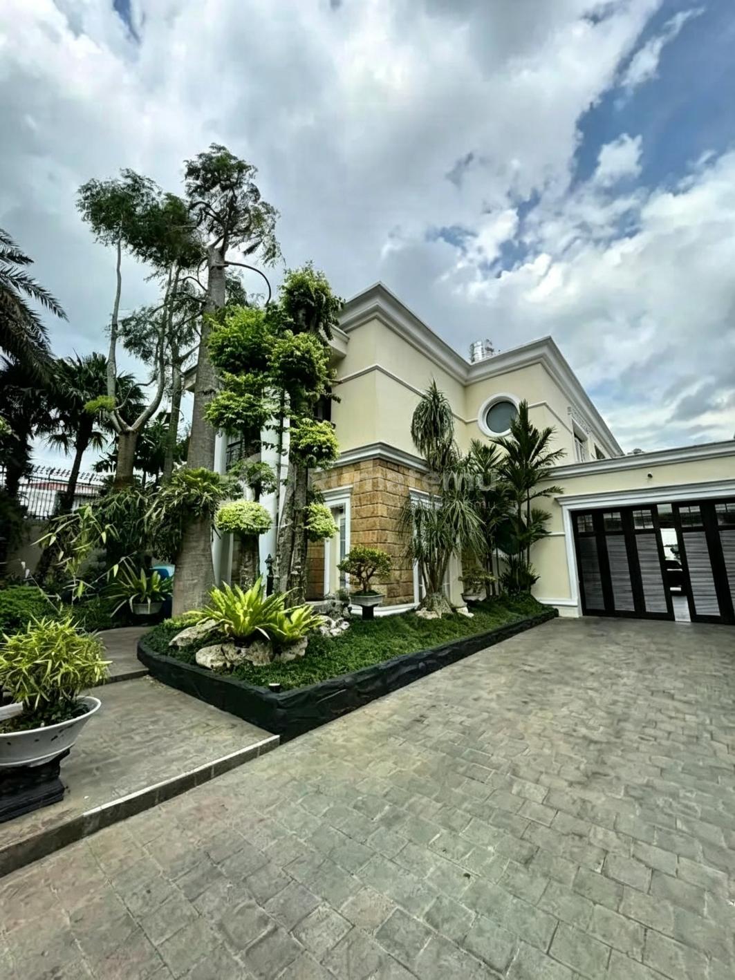 Jual LAWANG, MALANG RUMAH 2 LANTAI 1324M2 DI LAWANG, MALANG, SHM