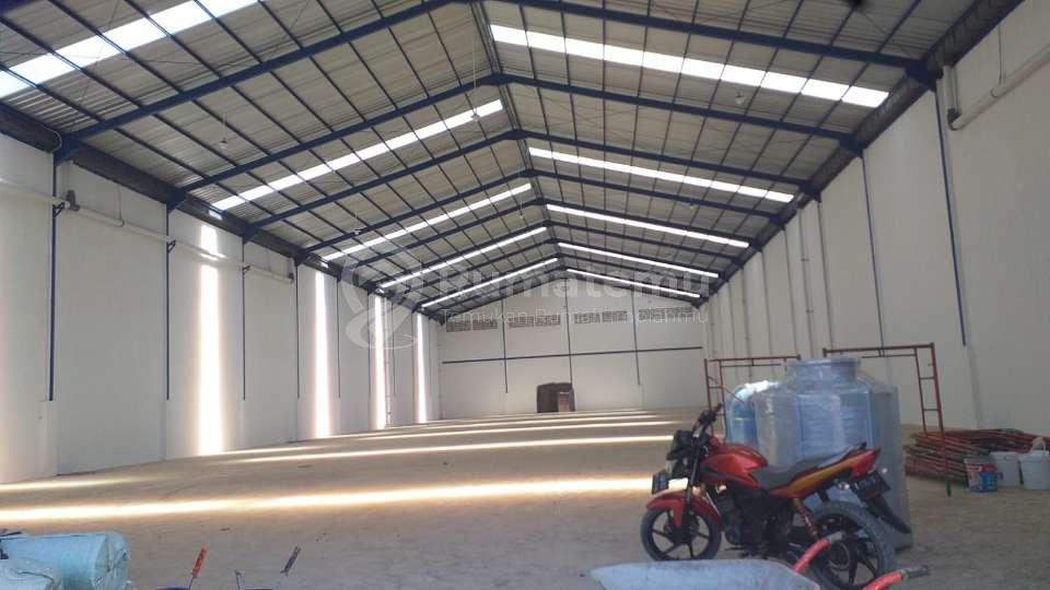 Gudang Pakuhaji sewa luas bangunan 1900 meter bisa industri lokasi dekat pergudangan Laksana