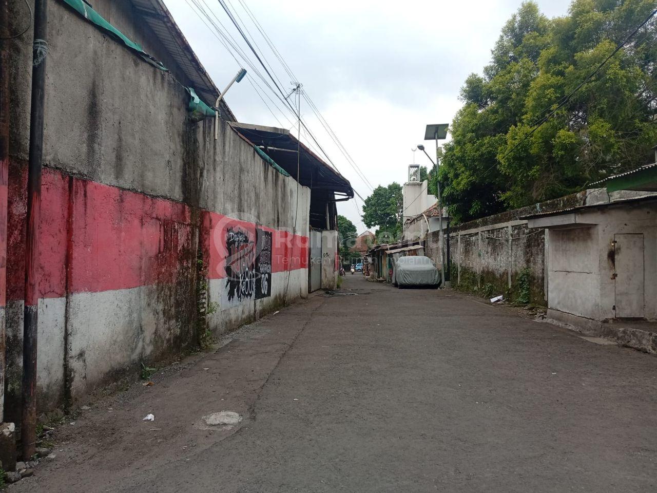 Kontrakan petakan 16 pintu dipanaragan Kota Bogor