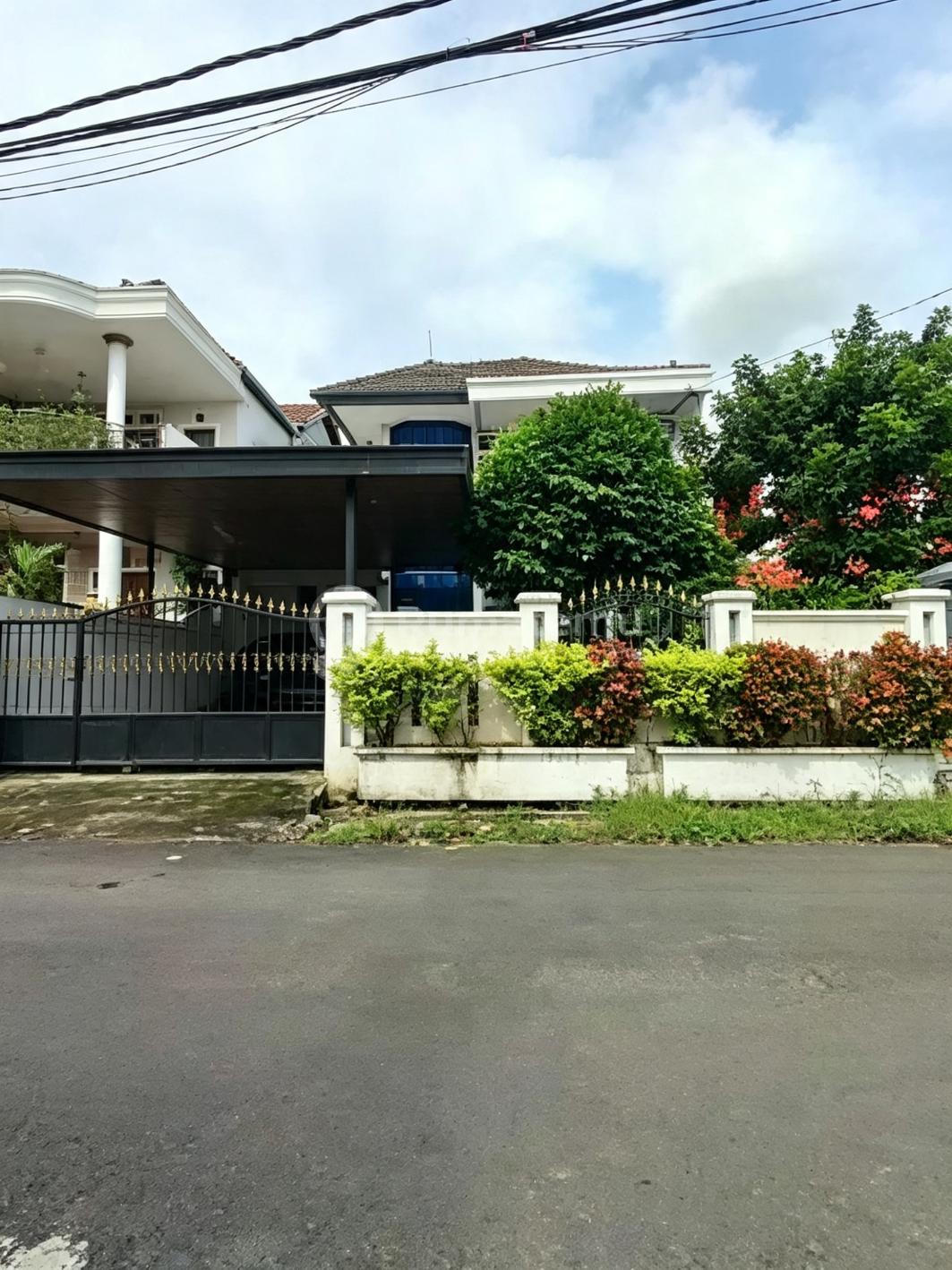 Rumah Secondari Siap Huni Dalam Komplek