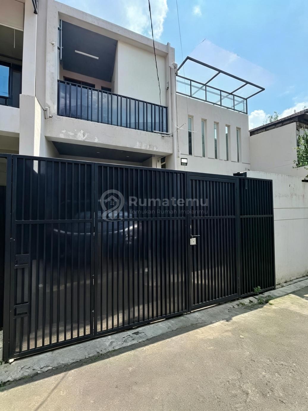 Dijual Rumah Strategis Harga Menarik di Kebayoran Baru Jaksel
