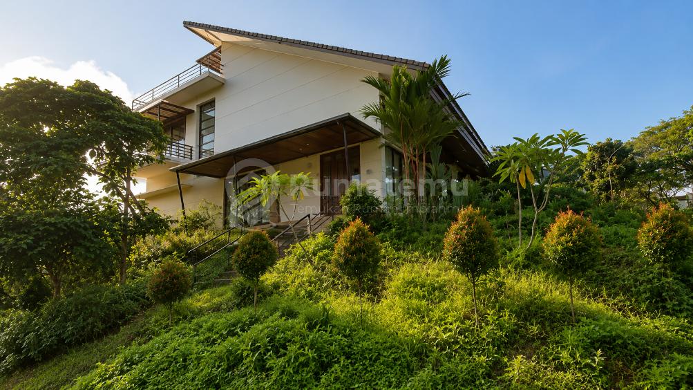 Rumah 2 lantai serasa tinggal di villa Greencove BSD Serpong