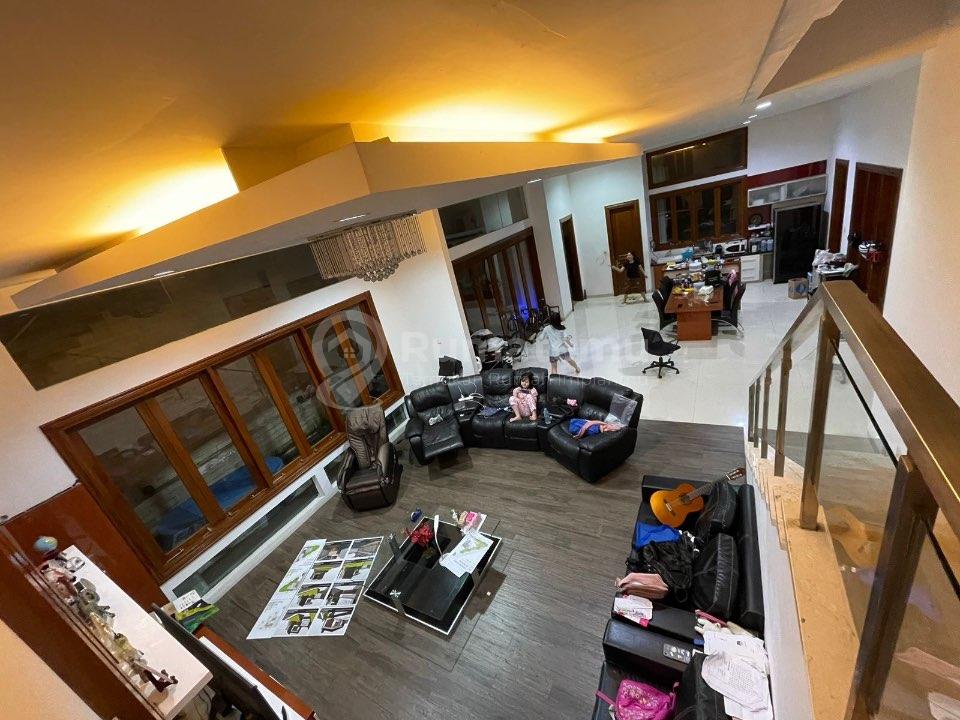 DIJUAL RUMAH & KANTOR STRATEGIS PUSAT KOTA – SAYAP KARAPITAN BANDUNG  Kesempatan langka memiliki 