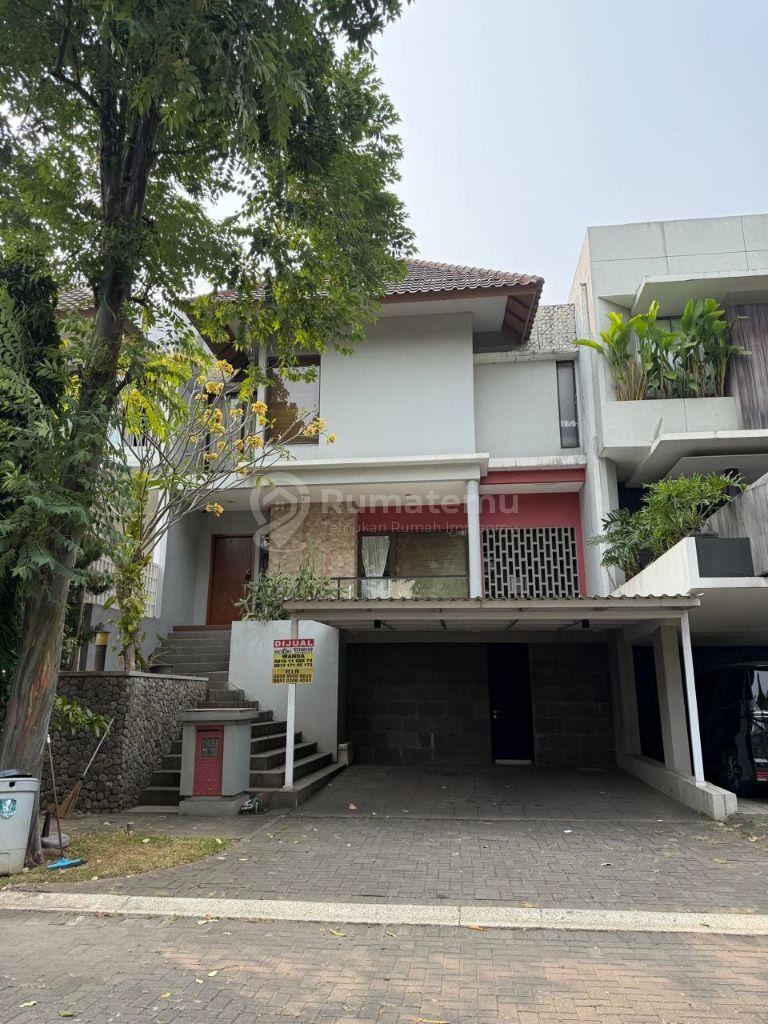 Dijual rumah di Cluster De Heliconia  Komp De Park, BSD.