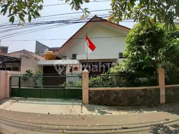 Dijual Rumah Lama Terawat di Kebayoran Baru Jakarta Selatan