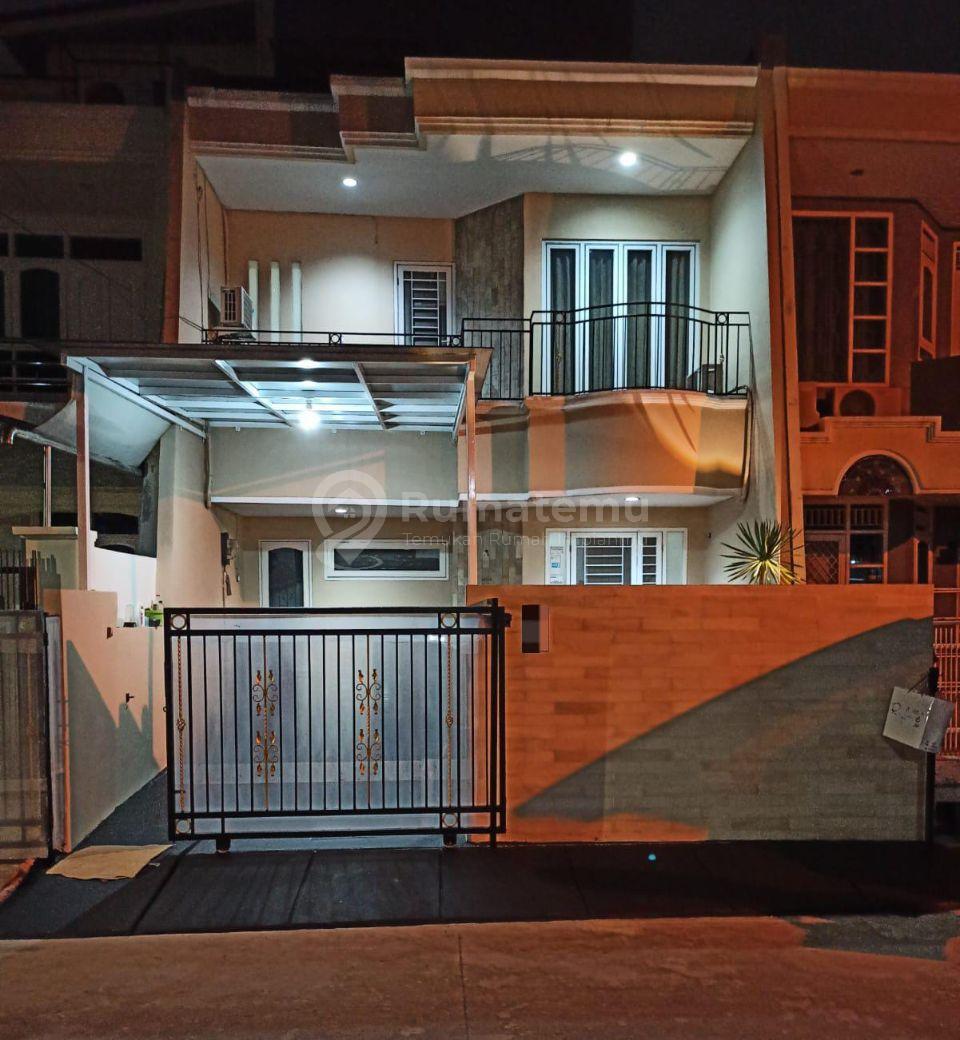 Rumah Cantik 3 Lantai di Green Garden Kedoya Jakarta Barat