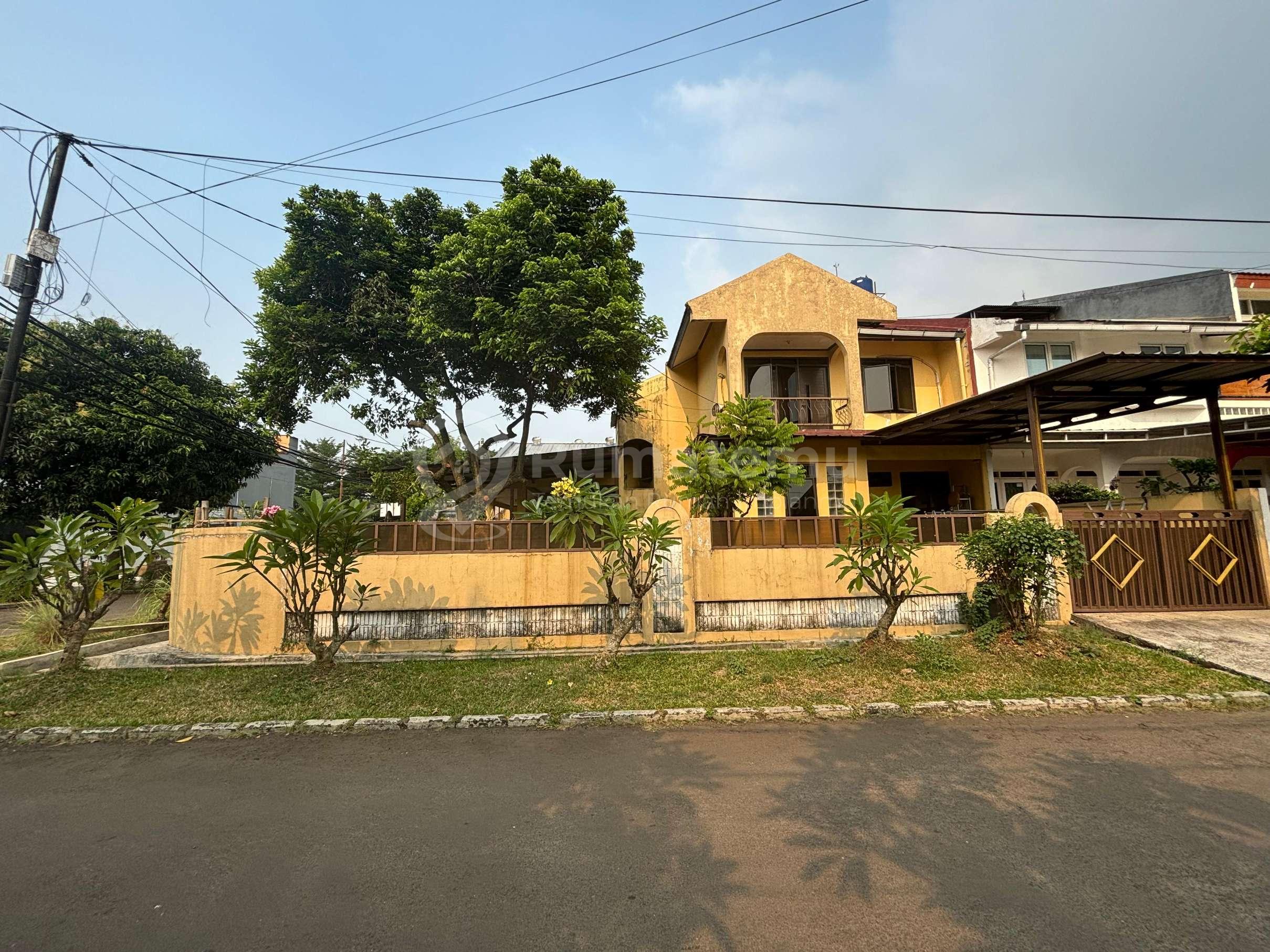 Dijual rumah komplek cantik dalam perumahan di Cinere, Depok