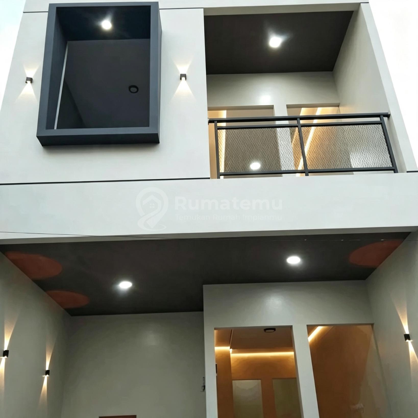 Dijual Rumah Siap Huni Lokasi Strategis Dengan Harga Menarik di Pondok Kacang Timur