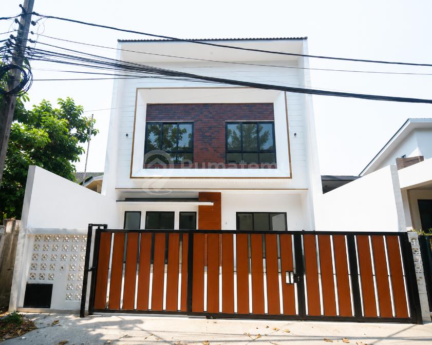 Rumah baru cantik 2 Lantai siap huni bisa KPR Griyaloka BSD