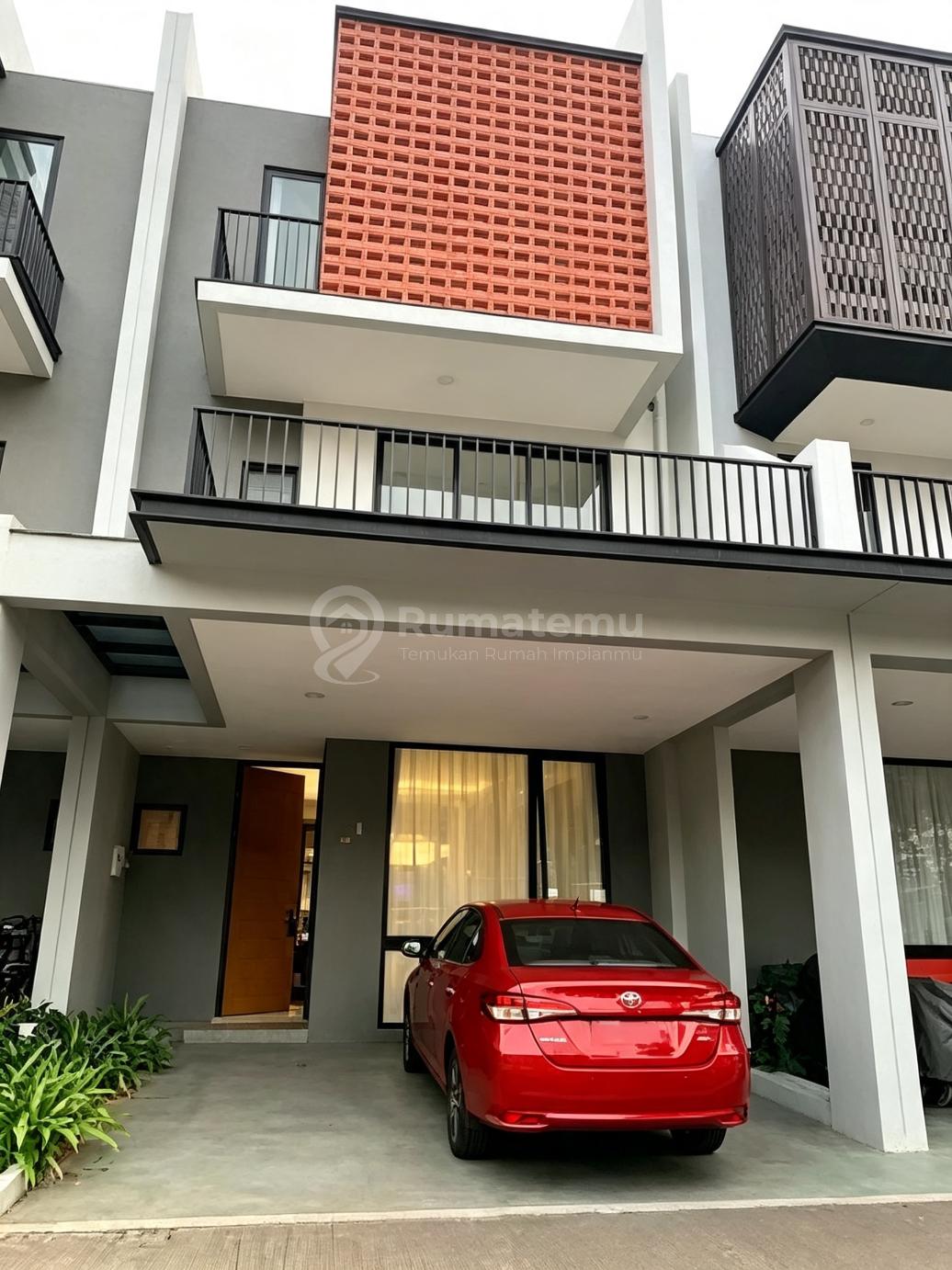 DIJUAL RUMAH BOTANY HILLS,4 KT 75 M2,CILANDAK BARAT,JAKARTA SELATAN