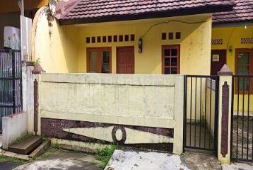 Rumah Sederhana Dalam Komplek dengan 2 Kamar Tidur di Meruya, Jakarta Barat. 15812
