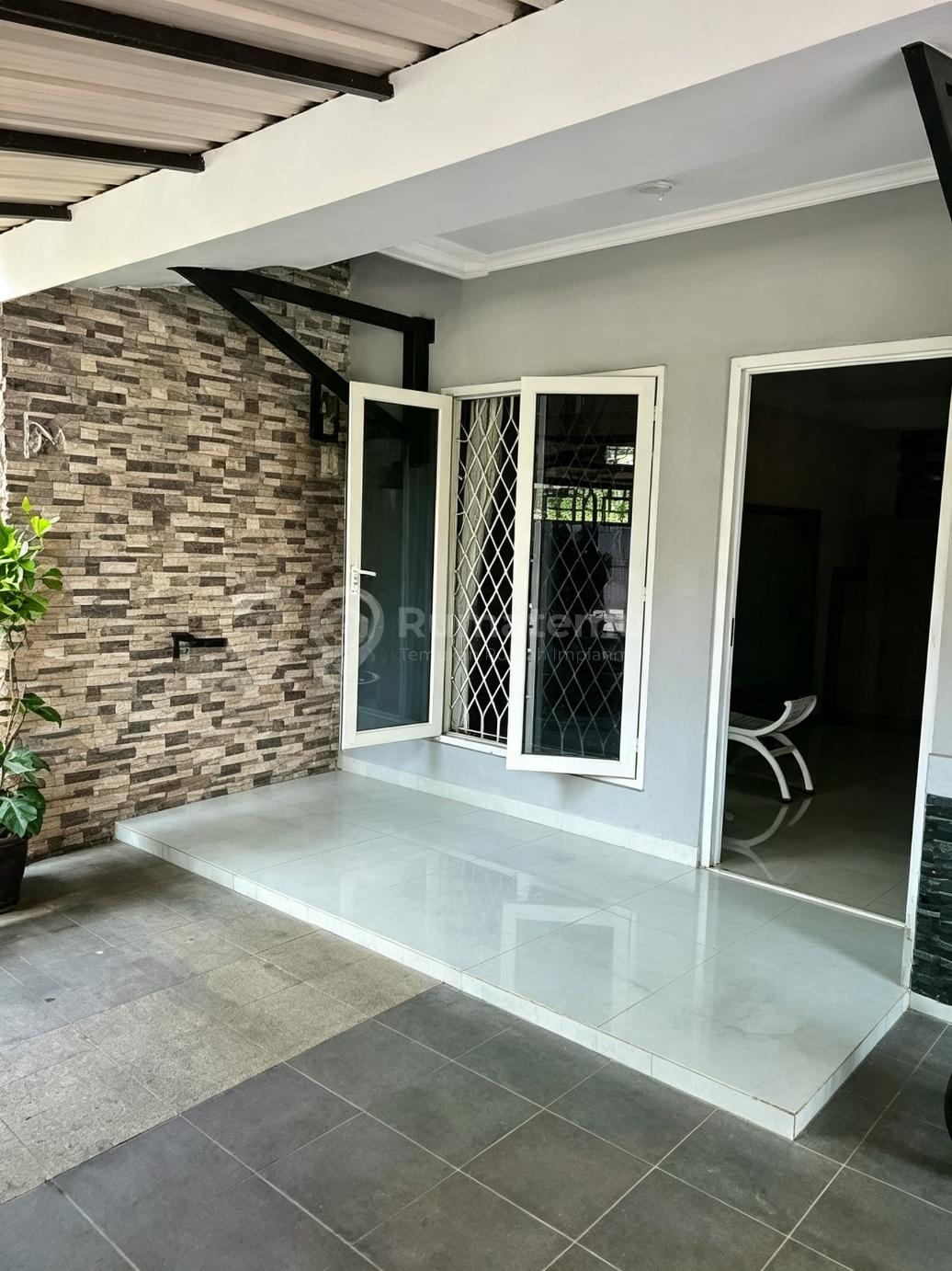 Rumah Siap Huni Masuk Komplek, 300 meter ke Jalan Veteran Raya
