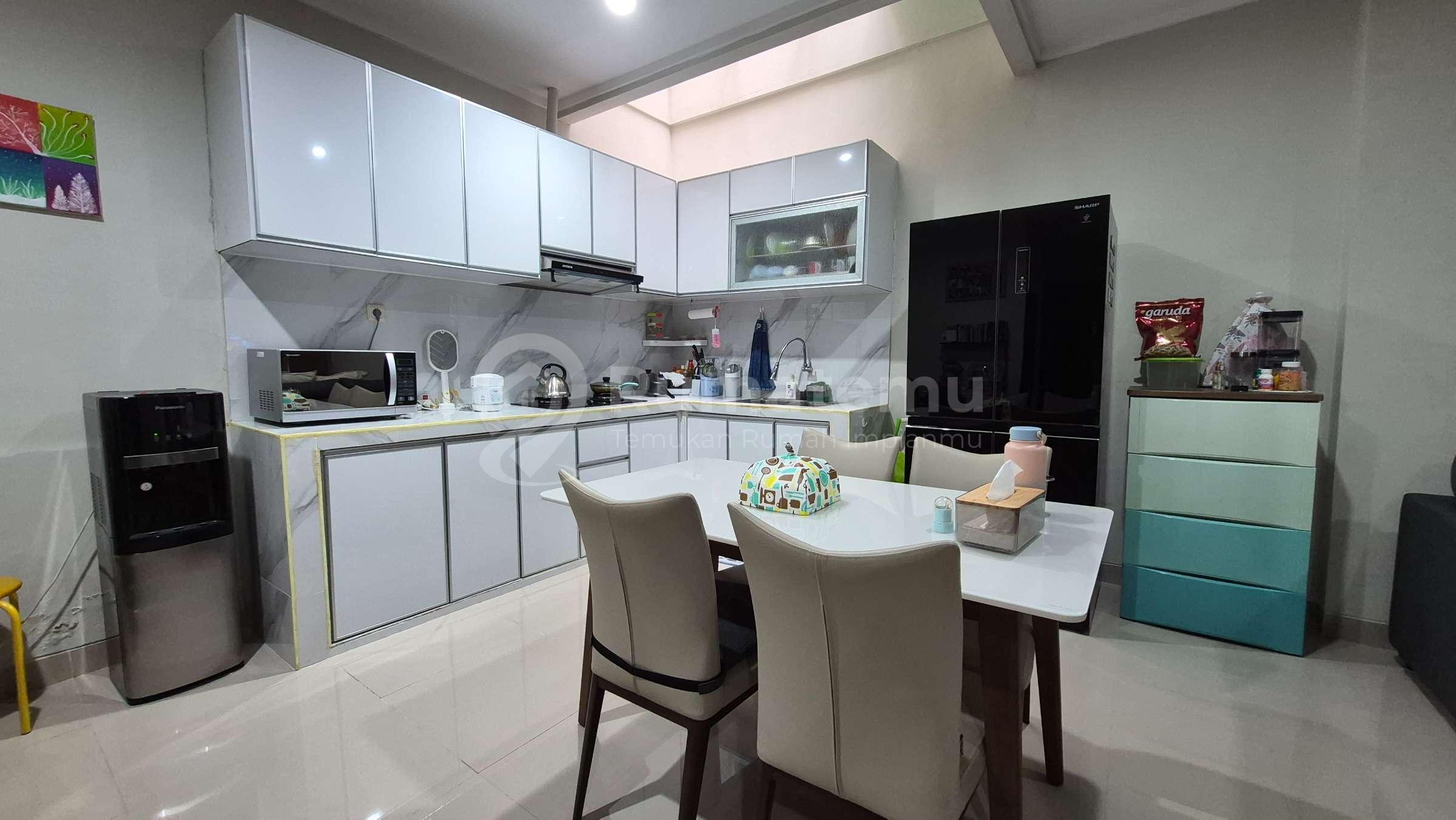 Dijual Cepat Rumah 2 lantai dalam cluster ekslusif, Jakarta Timur