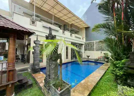 Rumah Citraland Dekat Gwalk Balinese Style Swimming Pool