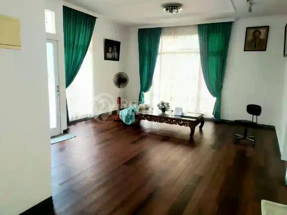 cepat rumah hoek rapi siap tinggal di Metro Permata 1 Tanggerang Banten