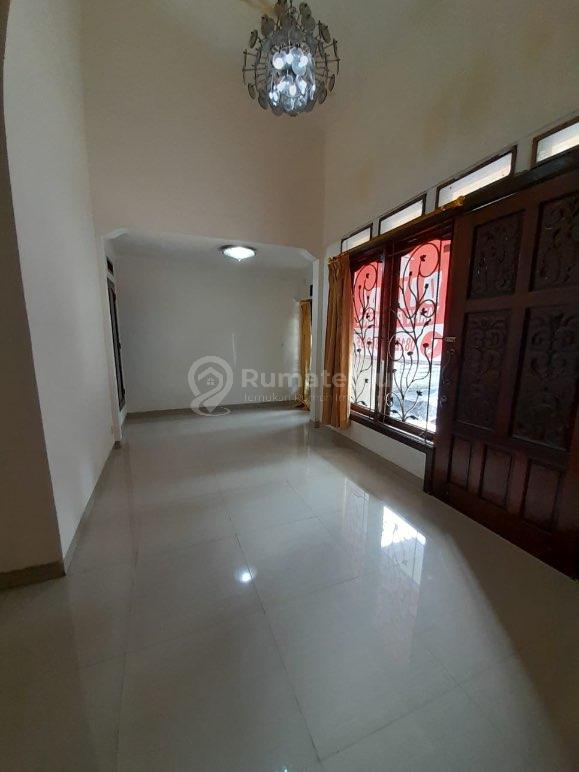 Dijual Rumah Classic Terawat Siap Huni di Pondok Indah