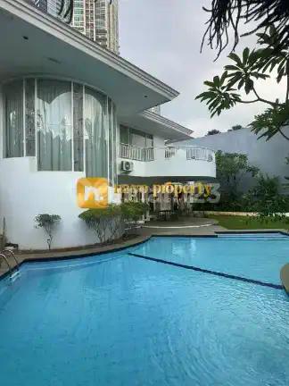 Rumah Mewah Dalam Komplek Eksklusif di Mega Kuningan Jaksel