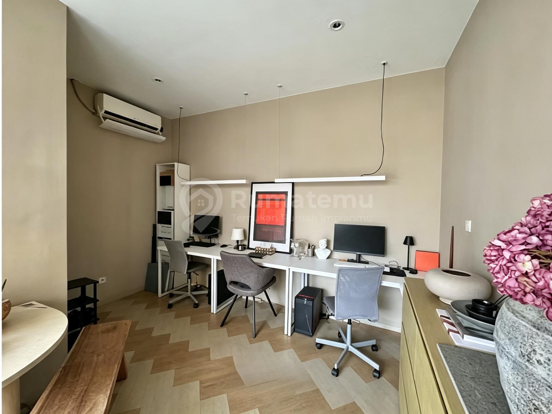 Dijual Tempat Usaha Kios Cordoba Kondisi Bagus Rapih di Nusa Loka Lokasi Strategis