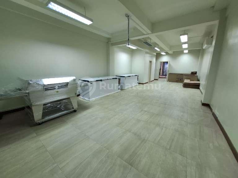 Sewa 2 unit Ruko 1 lantai Dikomplek Pondok Pinang Center