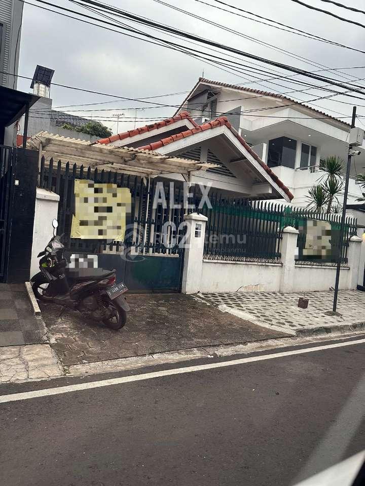 Jual cepat rumah lama B U 1 lantai tempat strategis di Pondok Indah, Jakarta Selatan
