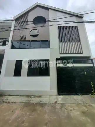 Rumah Second Bagus Siap Huni di Duren Sawit