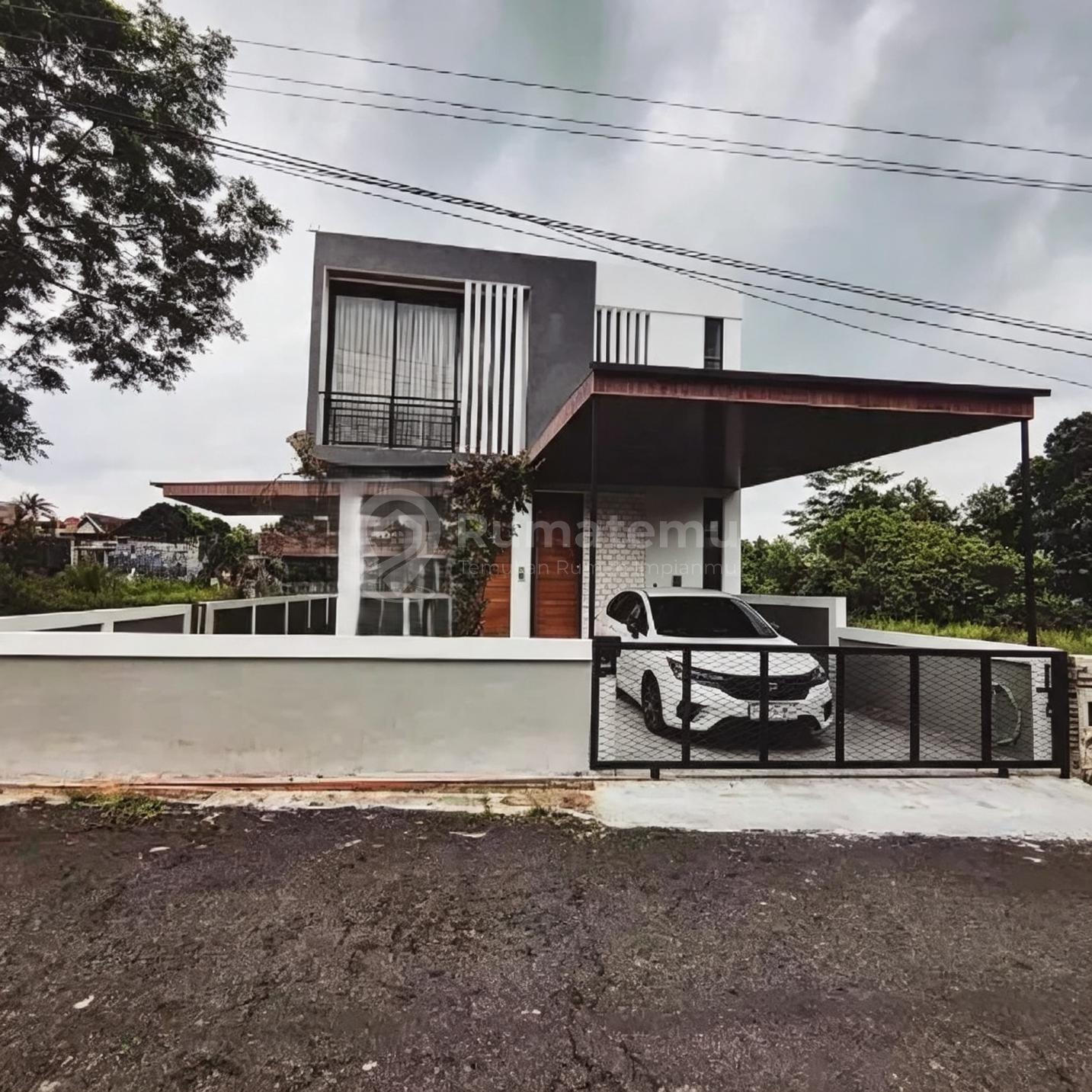 RUMAH HOOK 2 LANTAI JALAN KALIURANG PAKEM SLEMAN YOGYAKARTA
