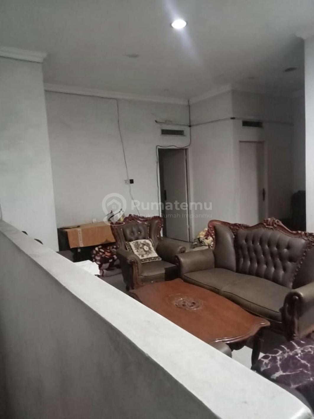 Jual rumah cantik jalan besar di Harapan Indah, Pejuang, Medan Satria, Kota Bekasi