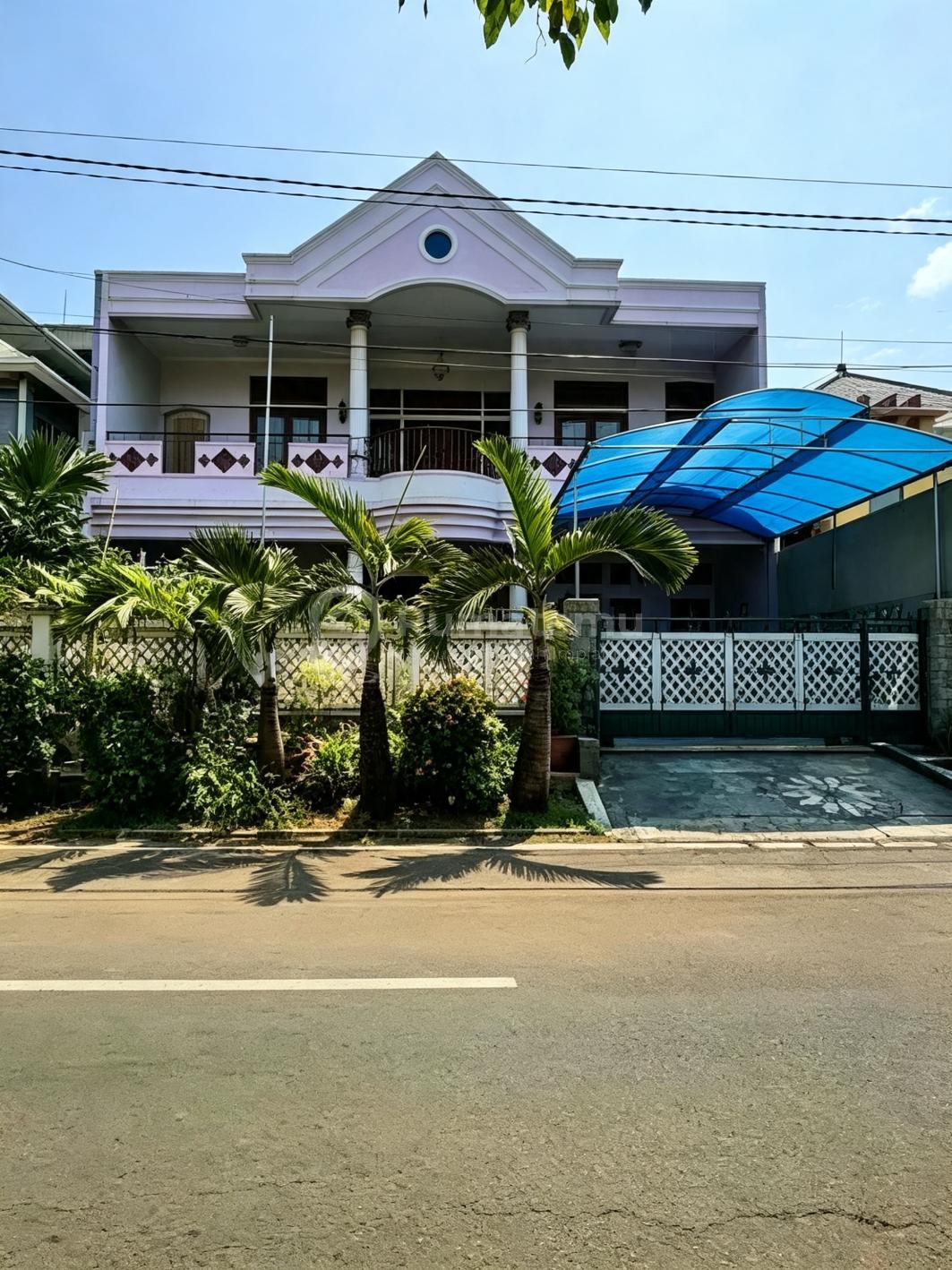 Rumah Second Dalam Komplek Elite Akses Jalan Lebar