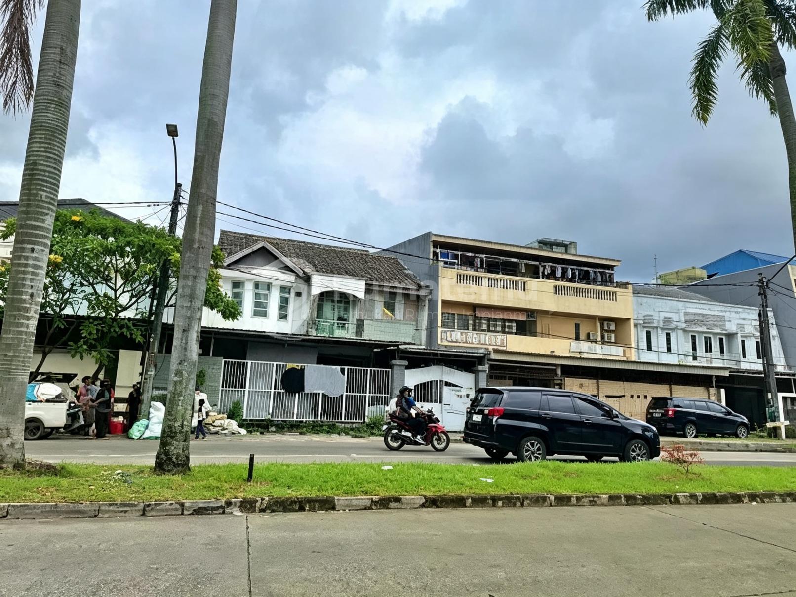 Rumah Murah di Boulevard Taman Surya Palem Kalideres Cengkareng Jakarta Barat
