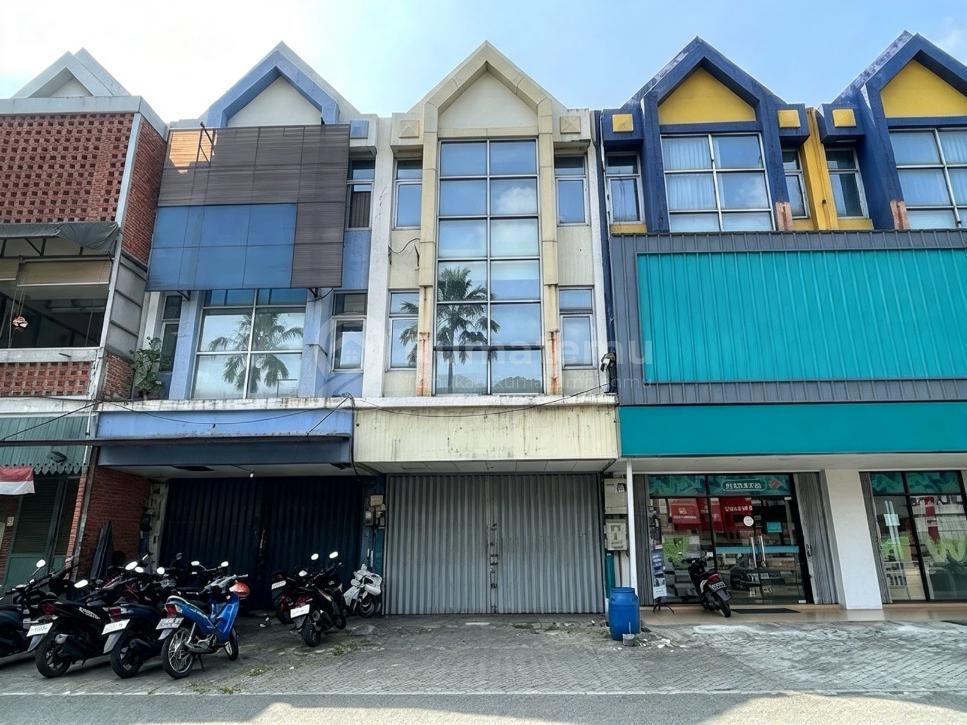 DiJual Ruko 3 Lantai Boulevard Gading Serpong - Bu / Jual Cepat Lokasi Strategi