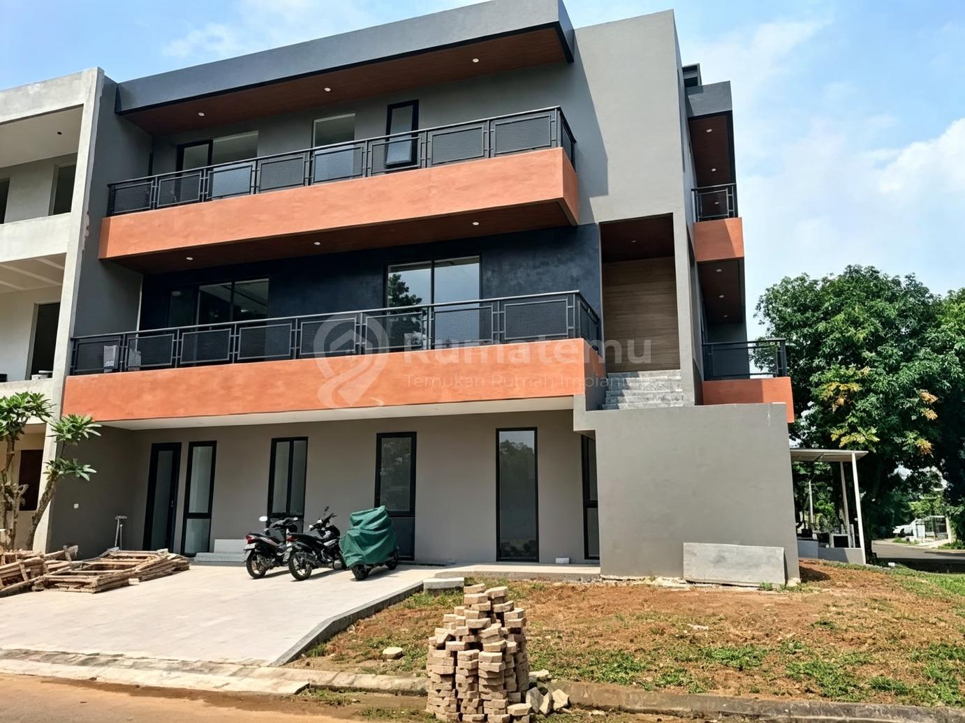 Rumah Baru Di Alam Sutera Cluster Feronia Park 3 Lantai Harga 8,9 Miliar